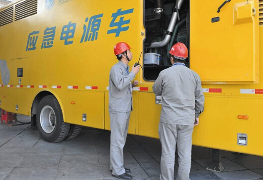 龙河镇如何清理被灰尘覆盖的机油散热器？